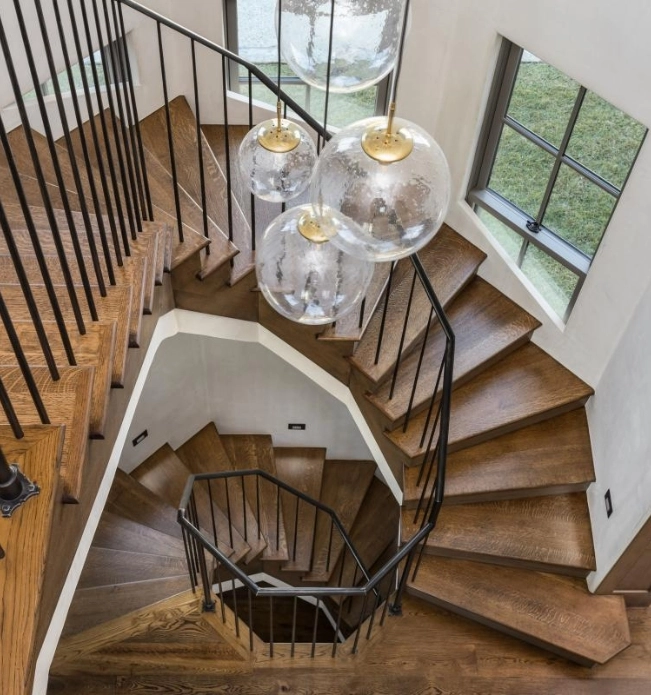 Echelon Staircase